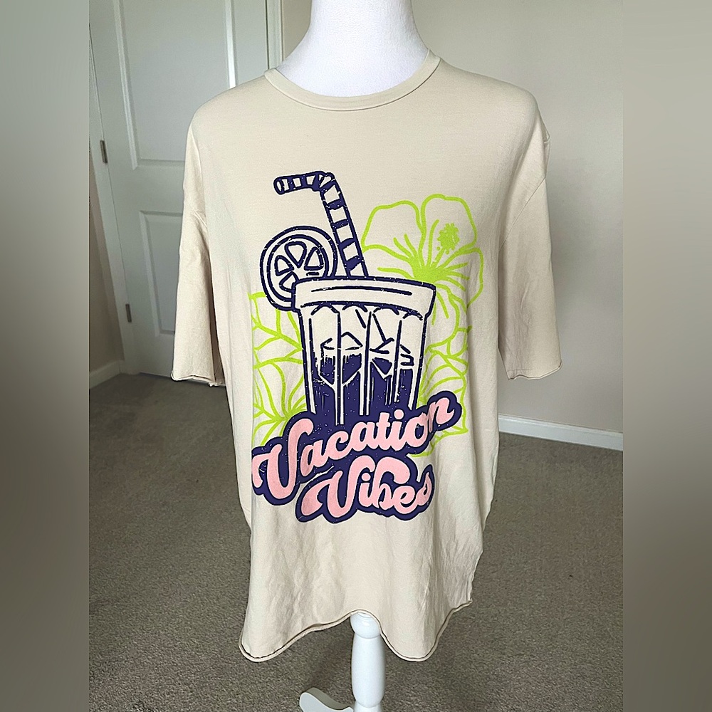 NWT Shore Vacation Vibes Graphic TShirt Sizes Small and Large
